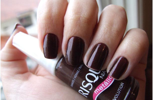 Cola brown nail paint
